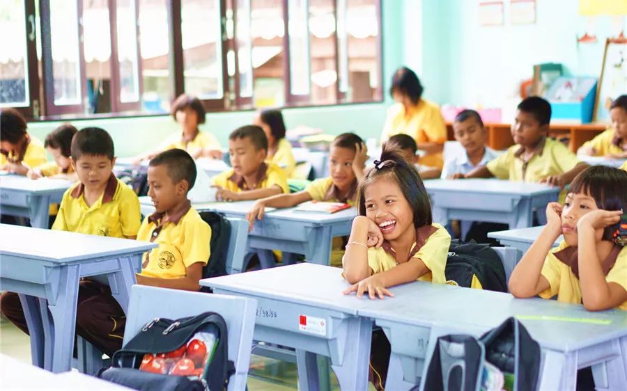 现在在泰国旅游穿什么衣服,泰国穿什么颜色衣服好看