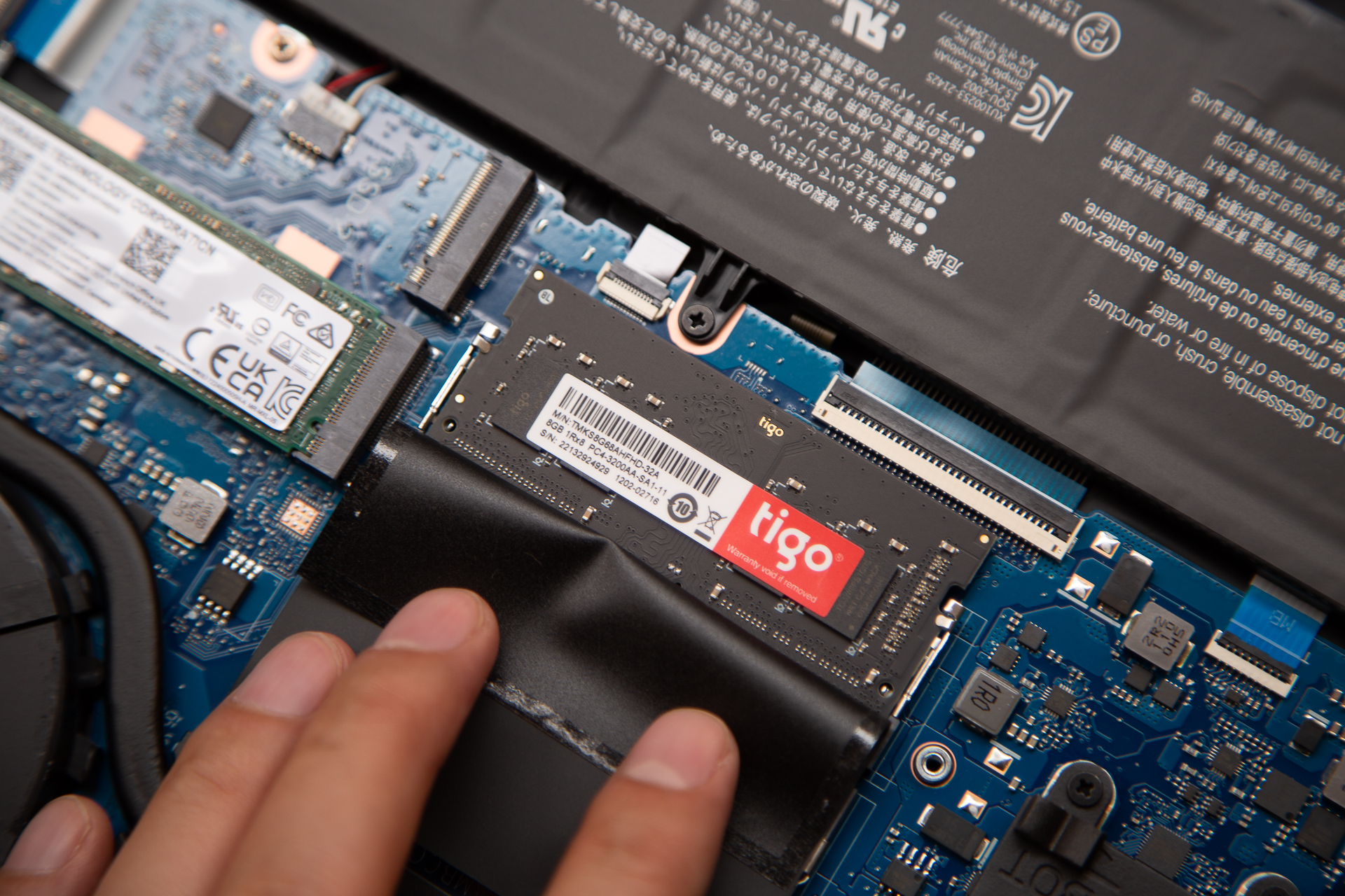 雷神zeror5800h和11800,雷神zero12700h3070ti测评