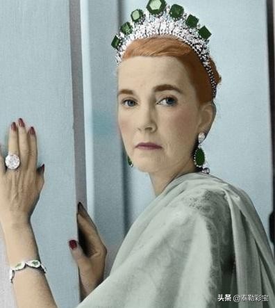 芭芭拉赫顿翡翠珠链,2.14亿翡翠项链