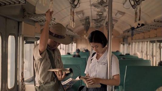 以两人的恋情为主轴，在爱情观之下追寻自然与生命的运行