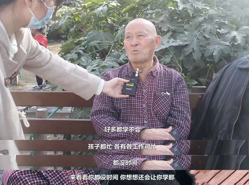 智能手机适老化，大图标字体仅是基础，苹果的绝招国内厂商学不来