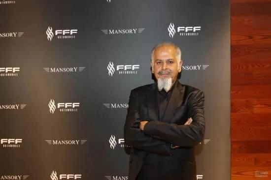 石油大亨的黑色定制跑车,黄金布加迪威龙玩具车