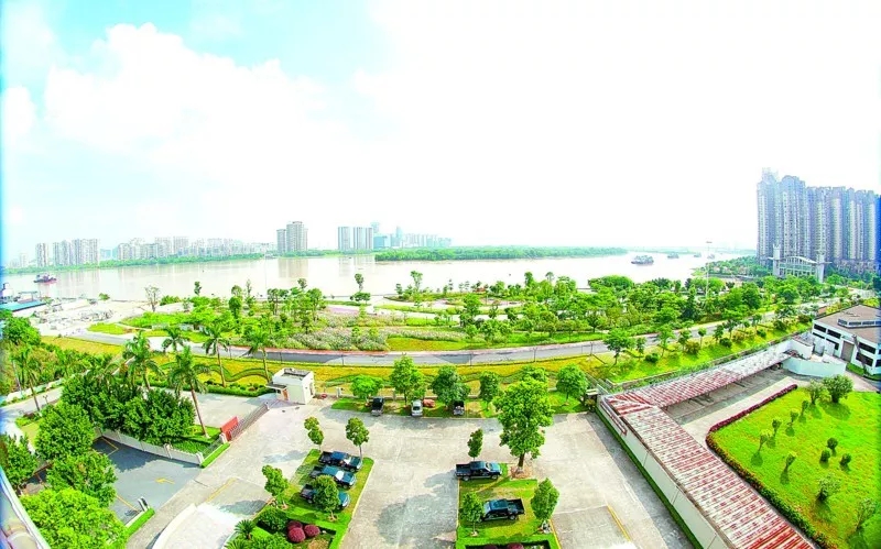 佛山新港码头搬迁新址,佛山港龙滨江楼盘停工了吗