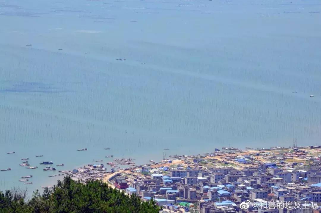 这么一片五彩滩涂奇幻仙境，超惊艳！在福建，厦门动车可以直达