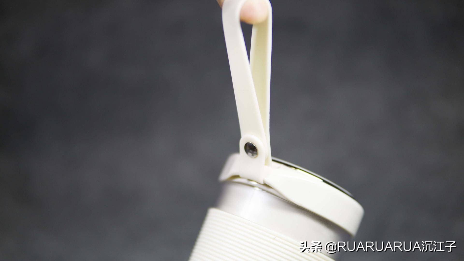 摩飞便携式榨汁杯早餐,摩飞便携榨汁杯的说明书