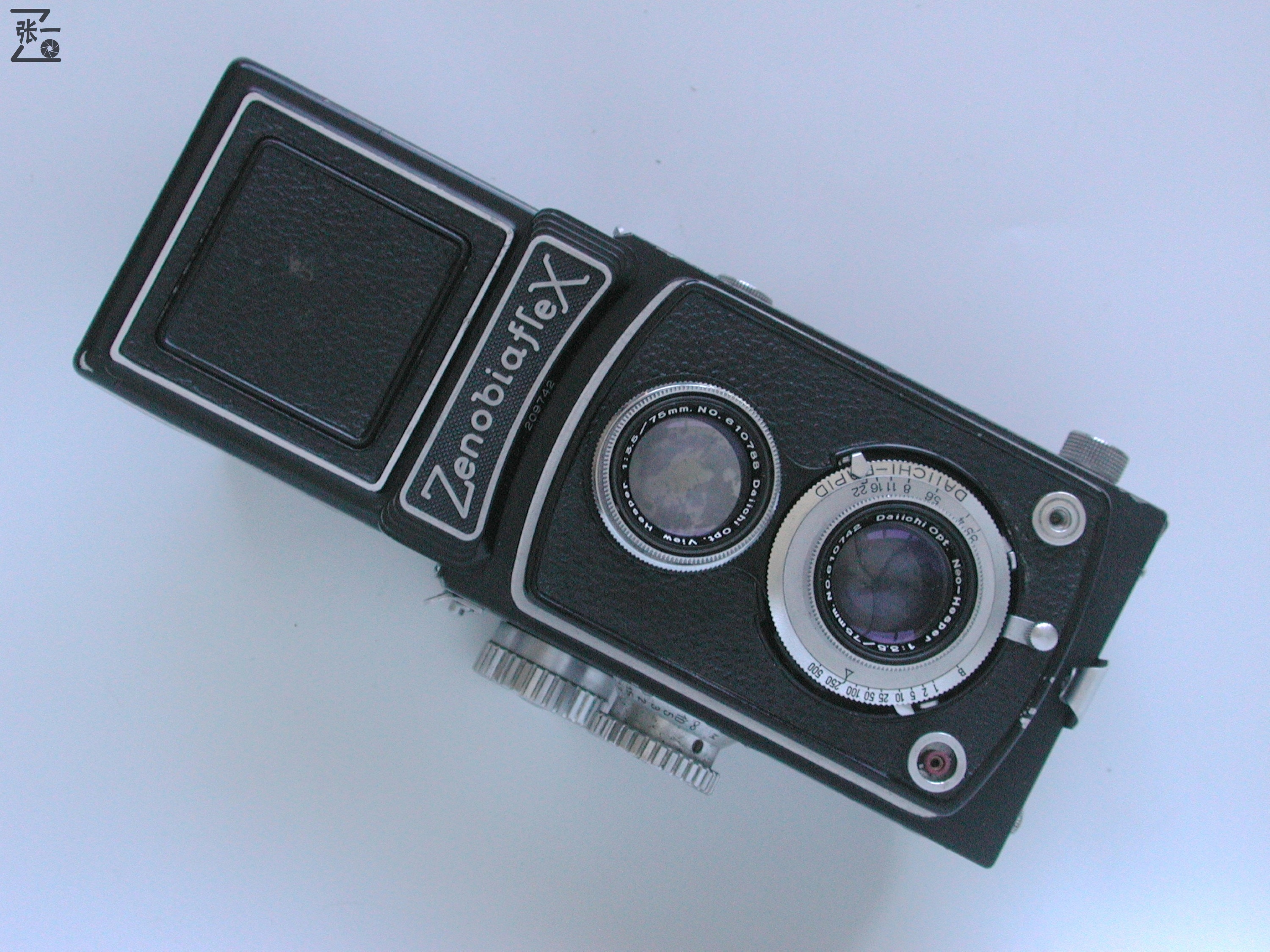 右手调焦的双反照相机：WalzflexIIIA！日本制造