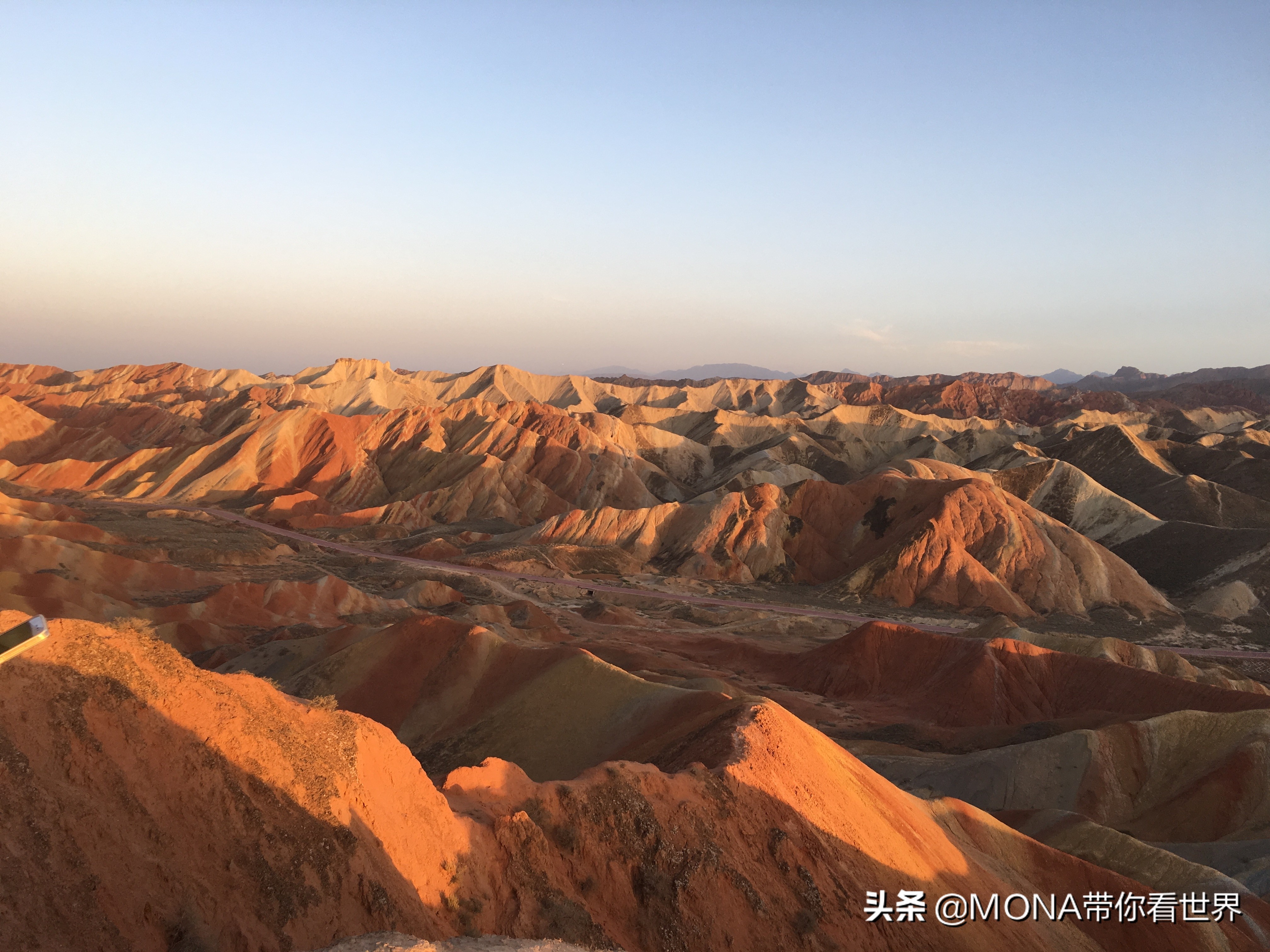 神奇张掖：这里除了超美的丹霞地貌，还有世界第一的军马场