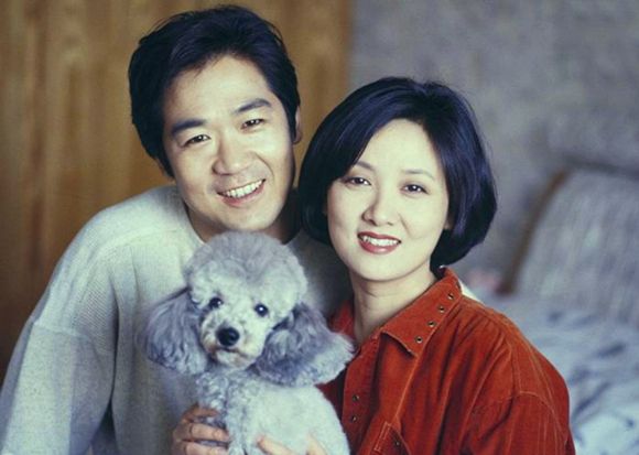 张国立邓婕三十年前vs三十年后,张国立邓婕结婚近三十年补办婚礼