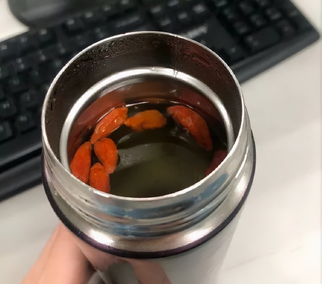 天气转凉请注意保温杯,天气渐凉保温杯看过来