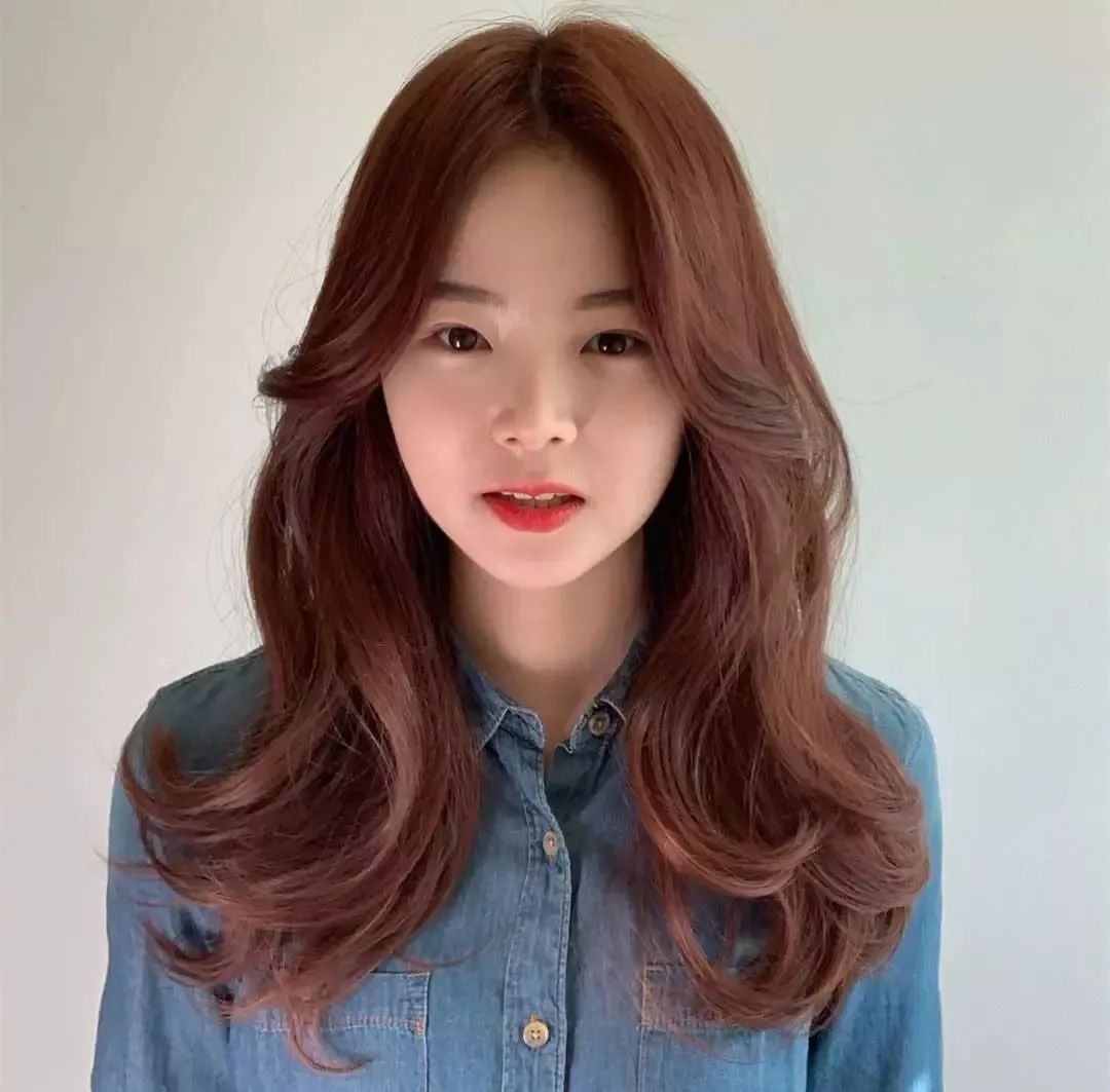 脸型长脖子长适合剪短发,脸型比较小适合剪短发吗