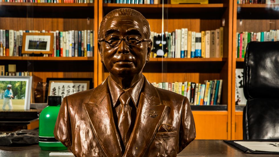 伟大的鞋匠，跑步文化领袖，Sneaker之王：鬼冢创立亚瑟士的故事