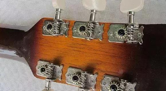 琴行挑选钢琴,琴行老板推荐的钢琴