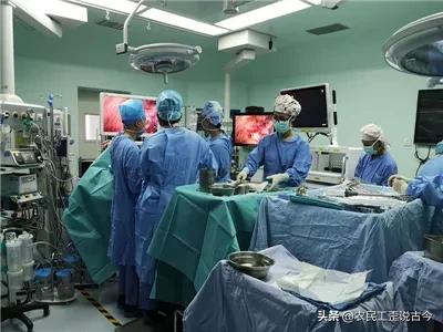 医院里主任和主任医师哪个厉害,医院科室主任和副主任医师的区别