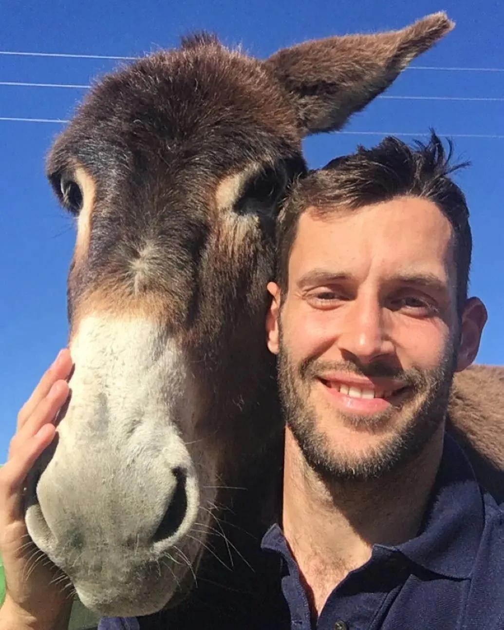 好物丨Jacquemus:从无名小镇闯入世界,南法农夫的时尚逆袭