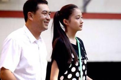 关晓彤探班鹿晗甜蜜陪伴鹿晗5天,鹿晗探班关晓彤王牌对王牌花絮