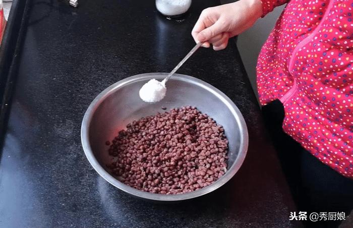 红豆别熬粥喝了，教你粘豆包新做法，营养解馋，出锅全家抢着吃