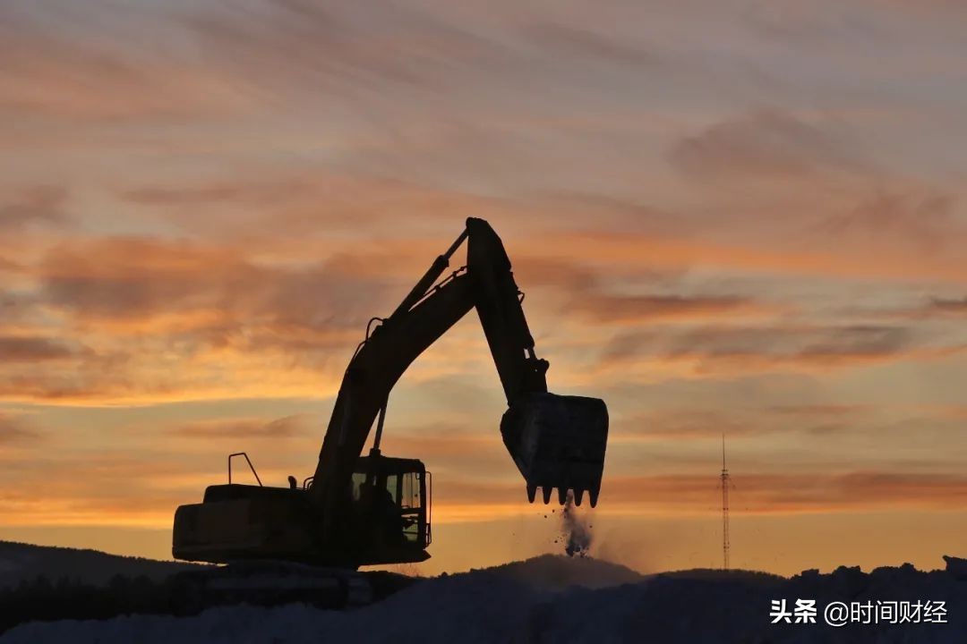 男子盗卖挖掘机被抓,二手挖机走私团伙集中被打掉