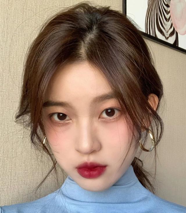 超级减龄修饰脸型的一款发型,超级修饰脸型一款超减龄的发型