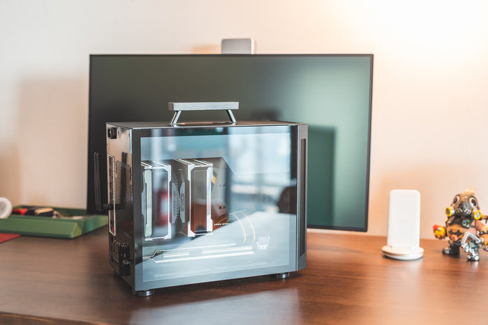 itx顶级主机配置,能提着走的电脑主机