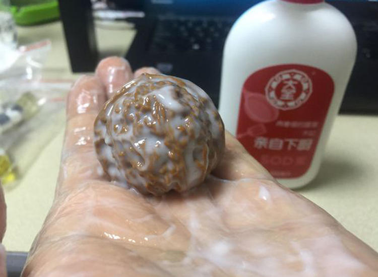 大宝闷核桃是什么原理,核桃用大宝闷完之后前后对比