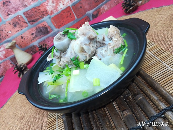 炖大骨头汤少了怎么办,炖大骨不香