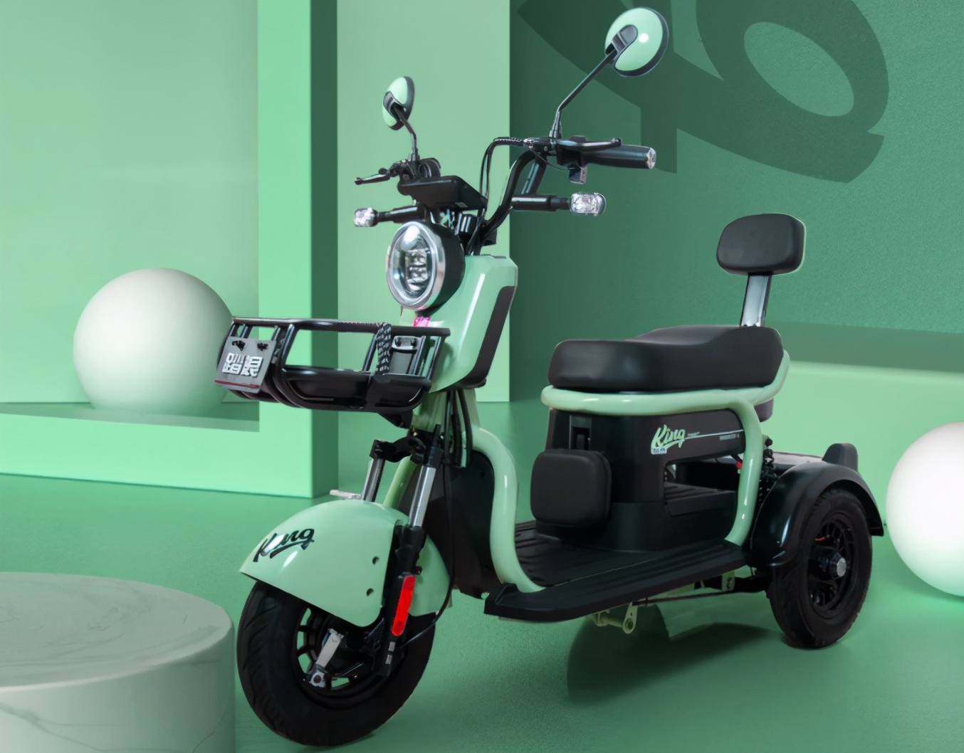 方向盘式半封闭电动三轮车可上牌,可上牌全封闭电动三轮车推荐