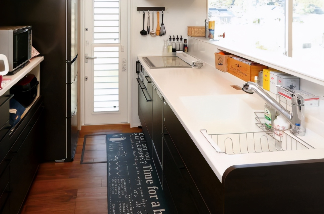 厨房留两个排水口设计,厨房两个水槽设计