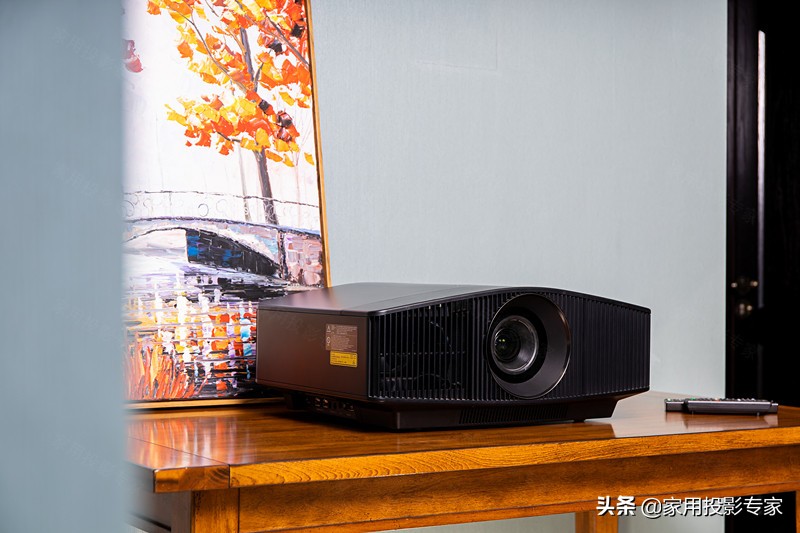 「评测」15万元4K家用激光投影机怎样？看索尼VPL-VW798