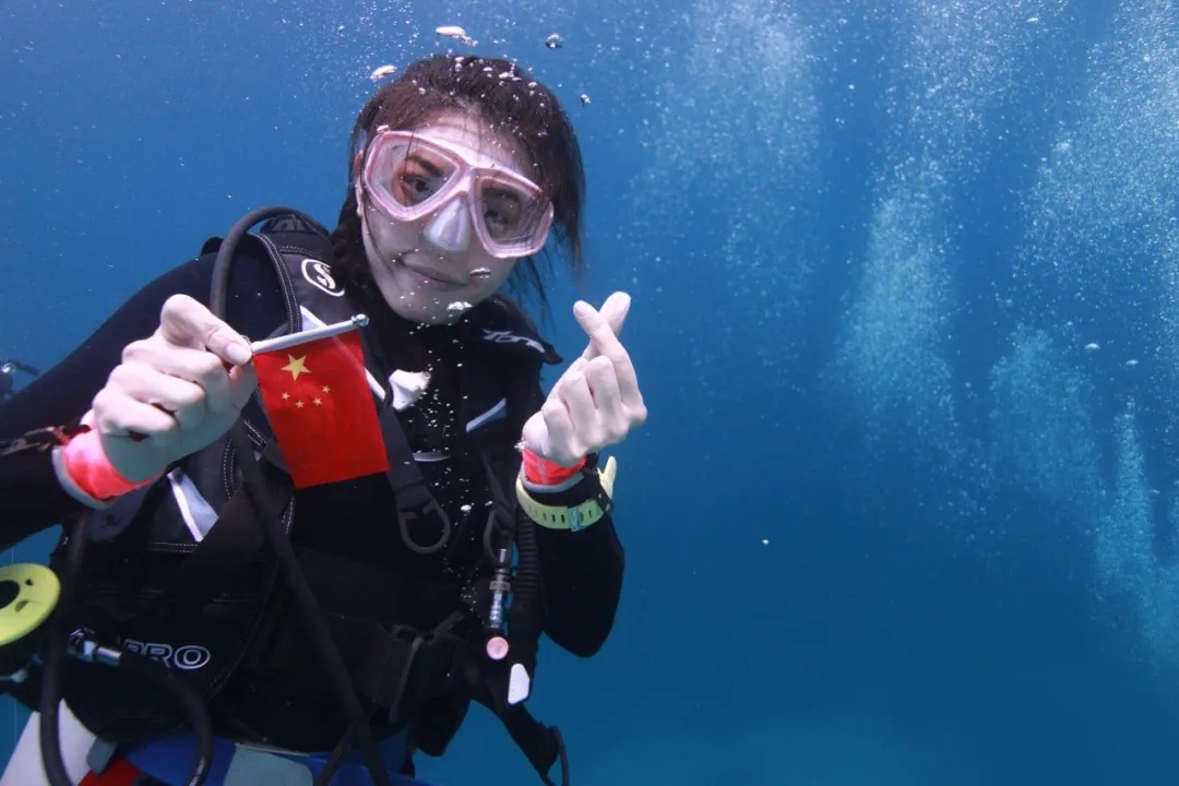 何灏浩洛神水下舞完整版,洛神赋何灏浩的采访