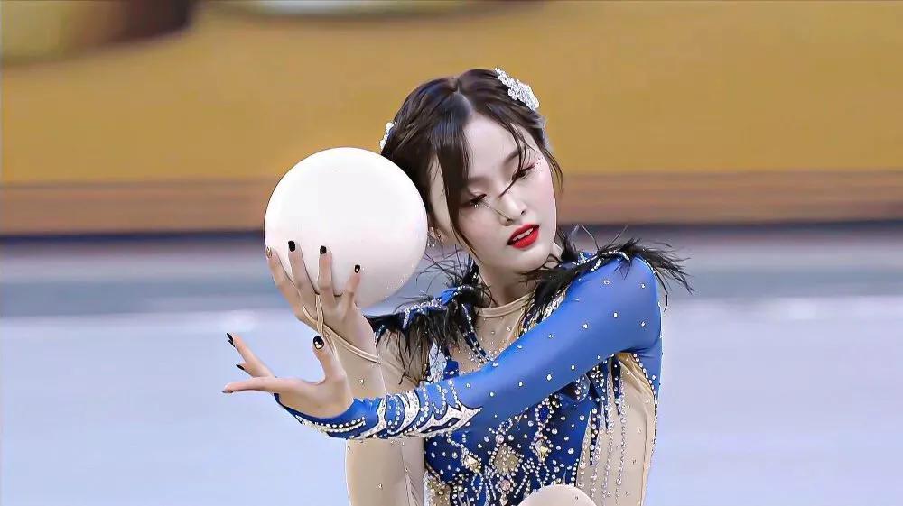 吴宣仪化妆品同款,吴宣仪秋季限定周边在哪买