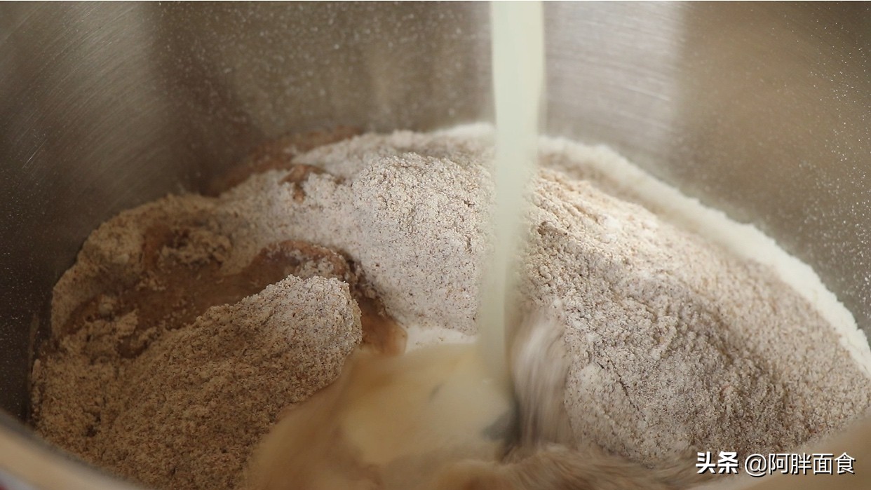 多用这菜调包子馅,多用这面擀包子皮,孩子吃促消化,成人吃减肉