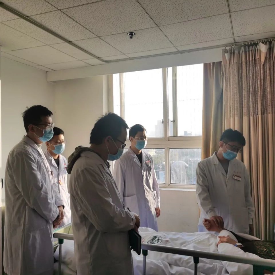 胸腔肿瘤怎么手术,肿瘤手术微创和胸腔镜手术