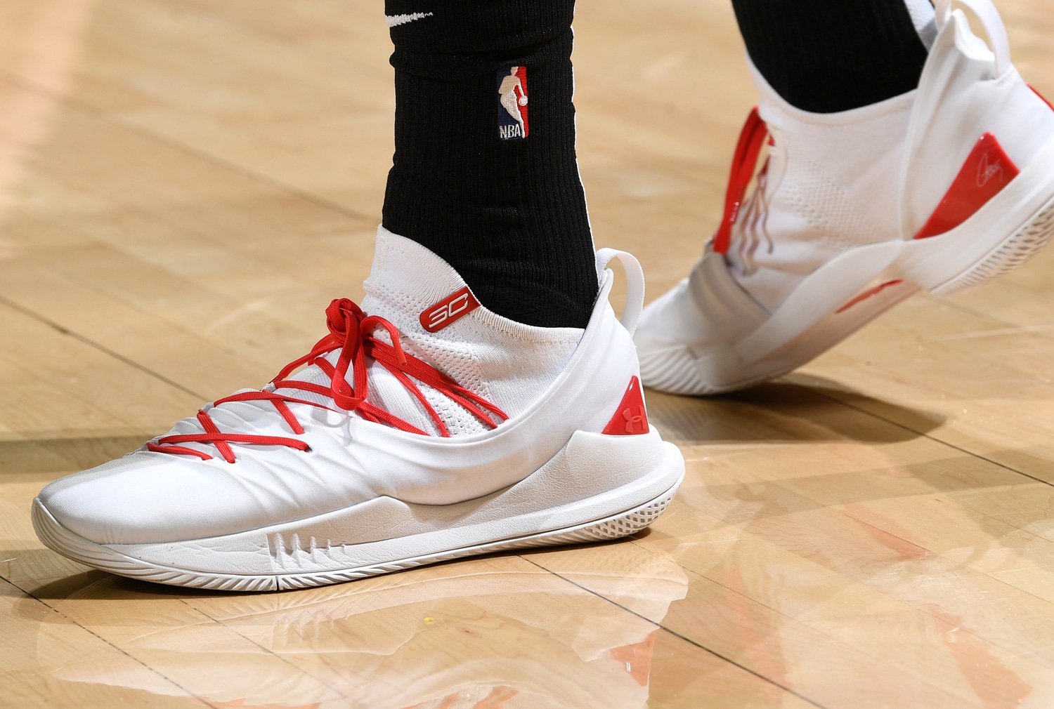 NBA赛场最近三天篮球鞋精选集：鞋头们的赛季鞋王之争越发激烈