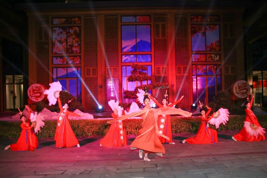 住进风景里温泉酒店,住进风景里旅游度假温泉酒店