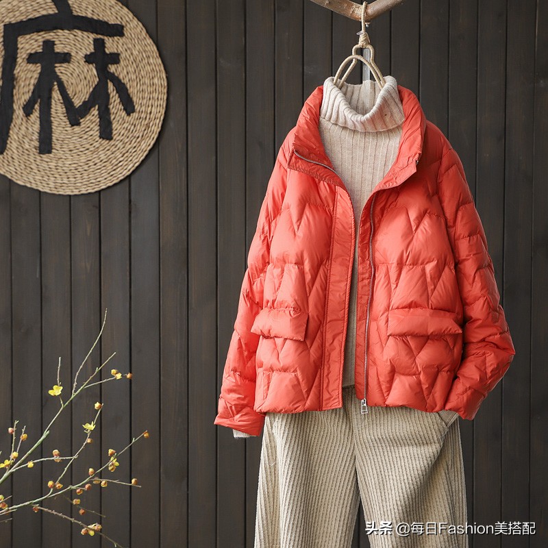 短款羽绒服小脚裤穿搭小个子,短款羽绒服加阔腿哈伦裤冬天搭配