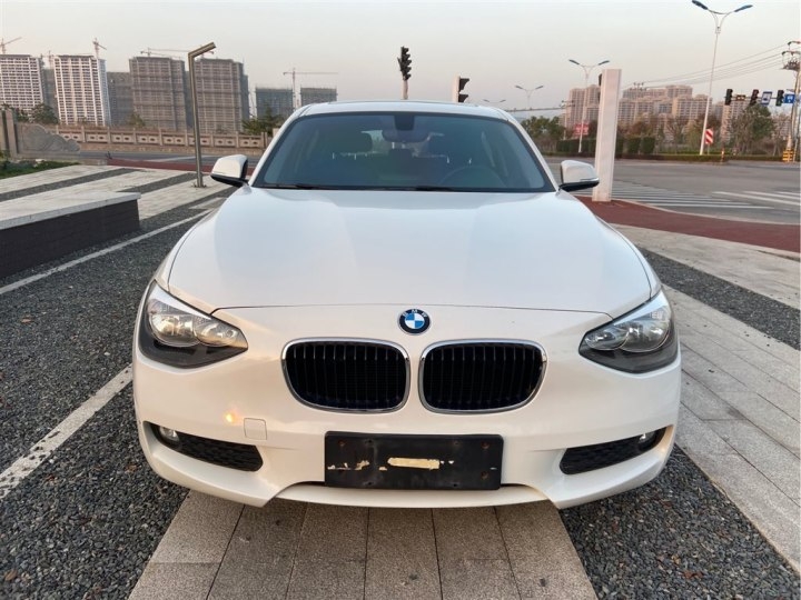 宝马1系小钢炮116,宝马14款116i能插u盘吗