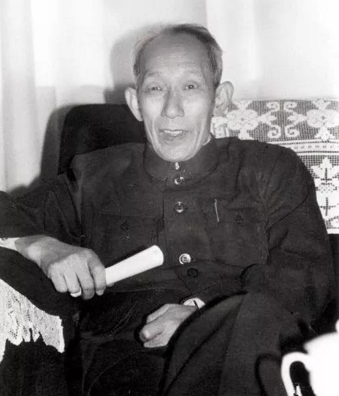 毛*东泽**表弟文强，从*产党共**干部到国*党**中将，解放后狱中蹉跎26年