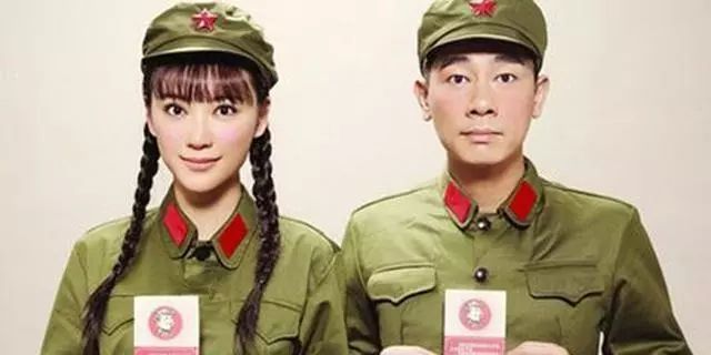 吴京晒出来的结婚照,吴京结婚照搞笑