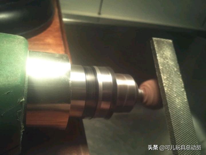 我爱做手工:给大家发一个无齿金刚圆珠的手工打磨过程