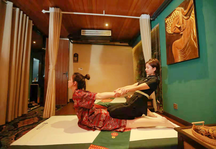 泰式古法按摩怎么做的,泰禧泰式古法按摩spa视频