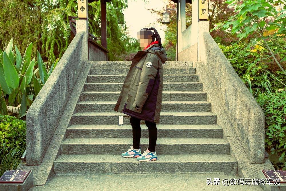 无畏长款棉服视频,无畏冬季赛外套