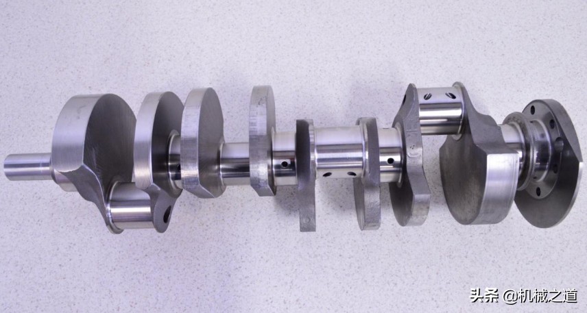 钢和铁的区别在哪,钢与铁的区别钢和铁的优缺点