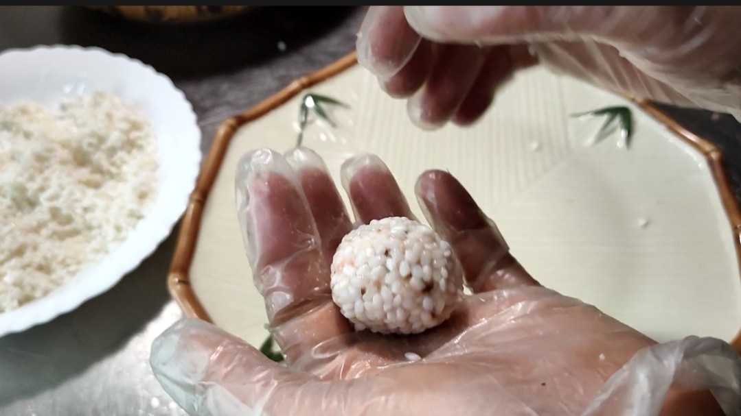 最好吃的珍珠肉丸,咸蛋黄流沙肉丸子