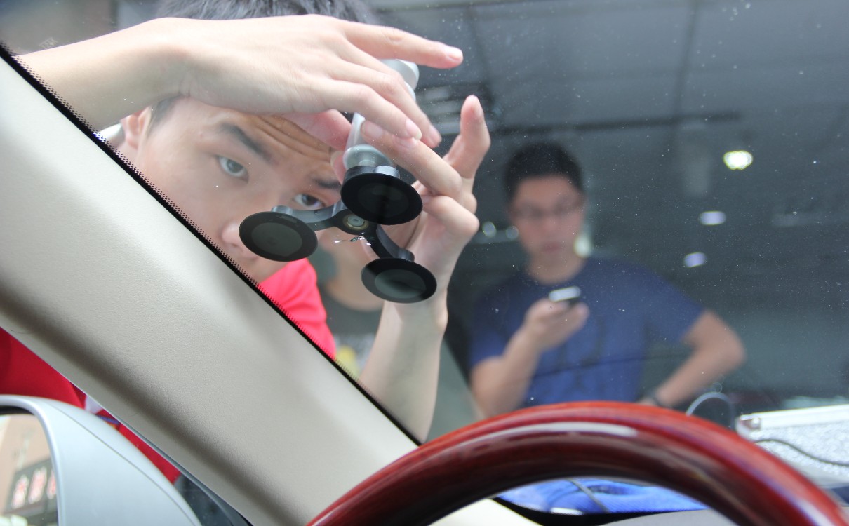 扬州汽车玻璃哪里有修补,汽车玻璃修补最好方法