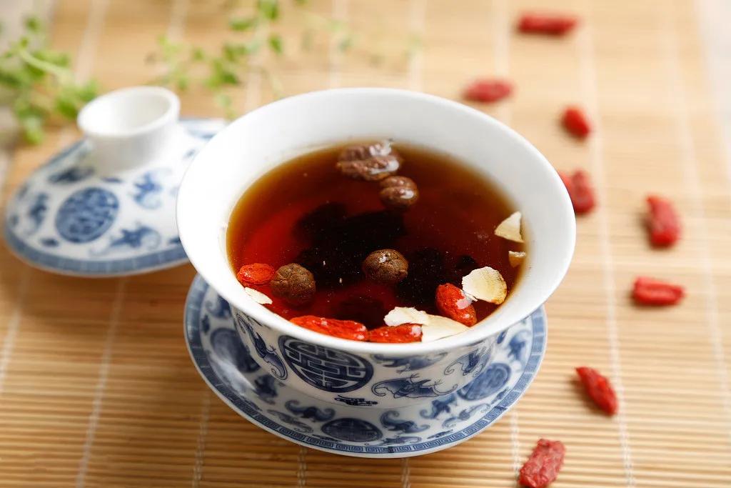 跟医生一起学中医：用药如用兵，入口归其经！