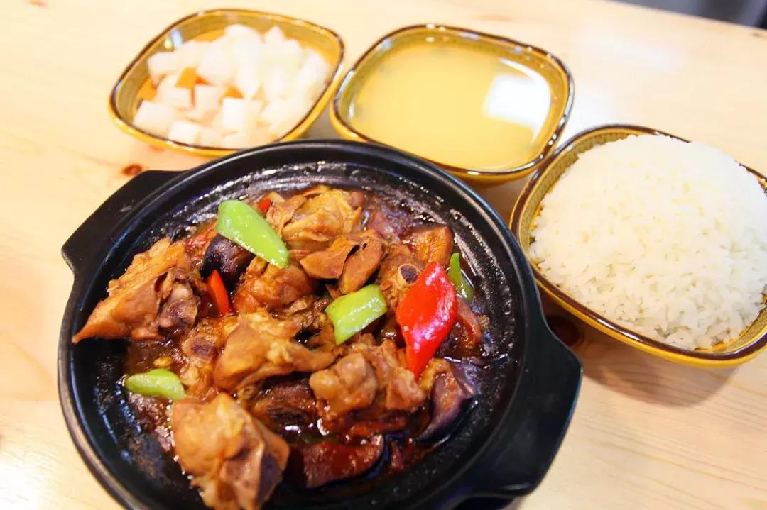 门头沟烧饼夹肘子石门营,门头沟特色小吃烧饼夹肘子