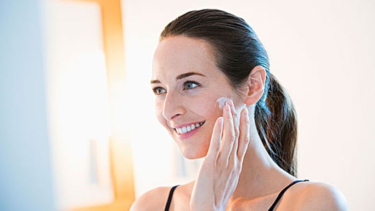 一款好的妆前乳打造完美底妆,想让底妆更持久的化妆次序