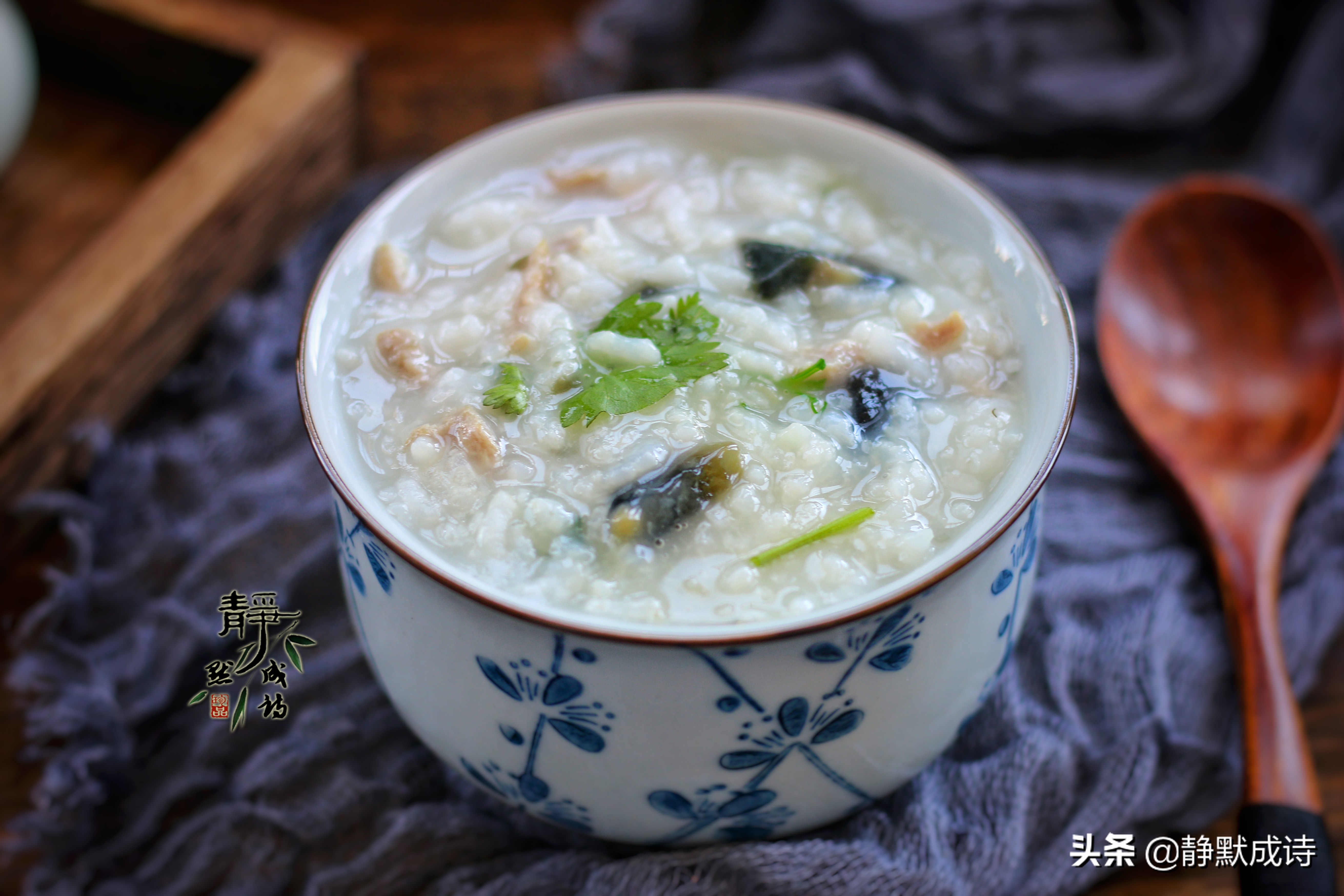 秋天气燥推荐三款营养粥的做法,十款养生粥秋季女性不要错过