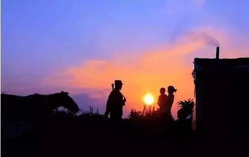 军嫂和战友在一起,军嫂跟兵哥在一起的时光