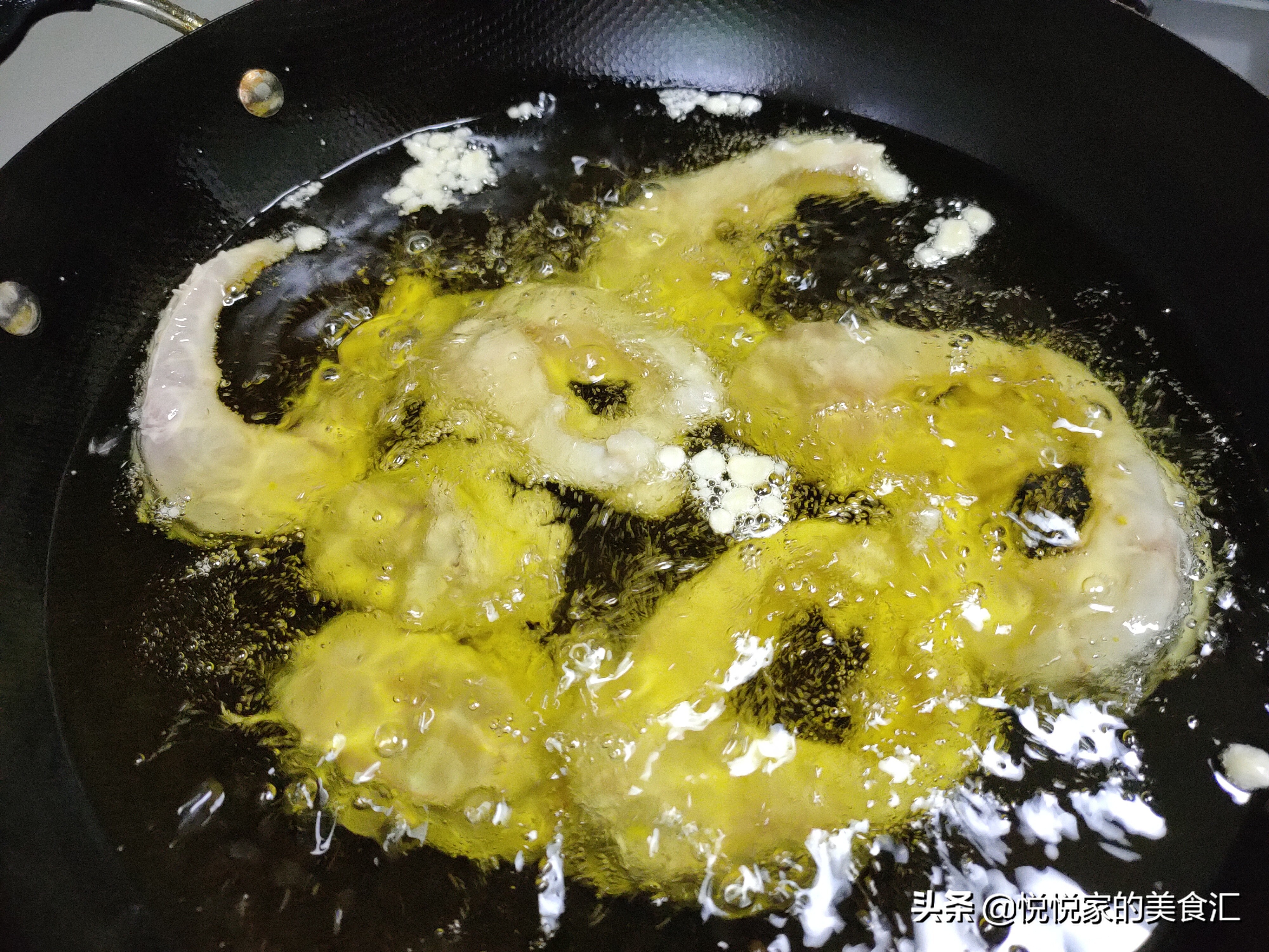 炸挂糊怎么做又脆又好吃,怎样挂糊炸才酥